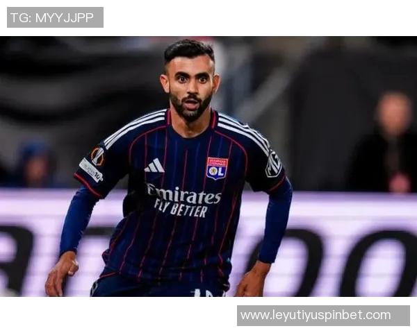 欧足联调查里昂新援加扎尔涉嫌违规出场事件引发关注