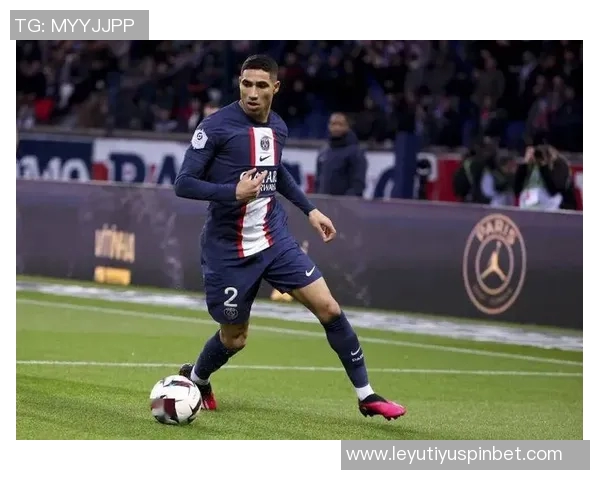 阿什拉夫请假四天回国观看国家德比与母队和好友同场竞技